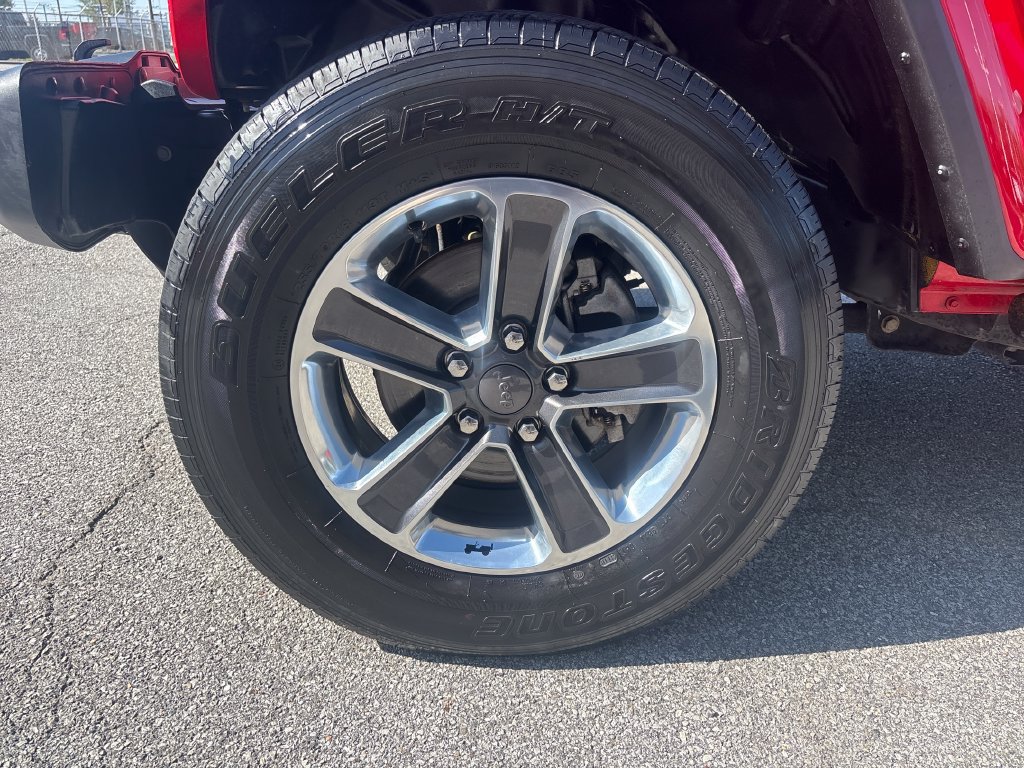 Used 2018 Jeep Wrangler Unlimited Sahara AWD/4WD image 33