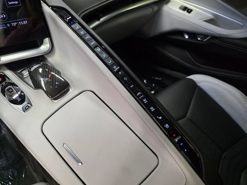 Used 2023 Chevrolet Corvette Stingray Premium Cpe w/ Z51 Performance Package RWD image 29