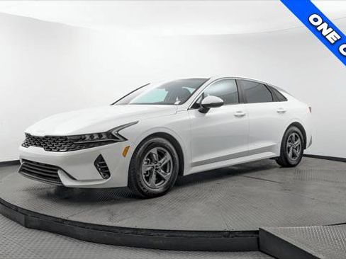 Used 2024 Kia K5 LXS FWD image 2