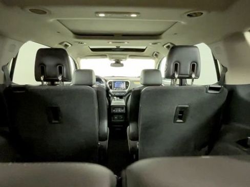 Used 2018 GMC Acadia Denali w/ Technology Package AWD/4WD image 16