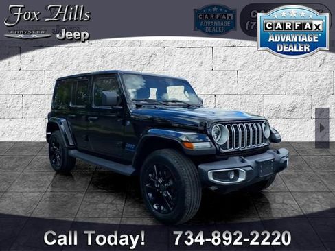 Used 2025 Jeep Wrangler Unlimited Sahara AWD/4WD image 1
