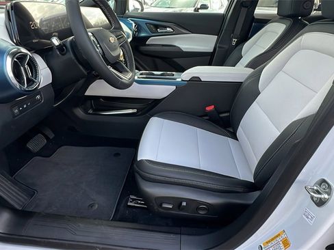 New 2026 Chevrolet Equinox EV LT image 13