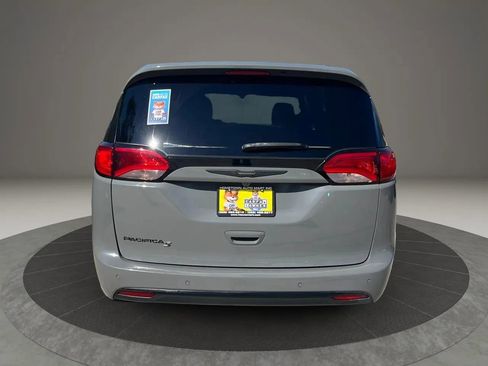 Used 2020 Chrysler Pacifica Touring-L Plus w/ S Appearance Package FWD image 6