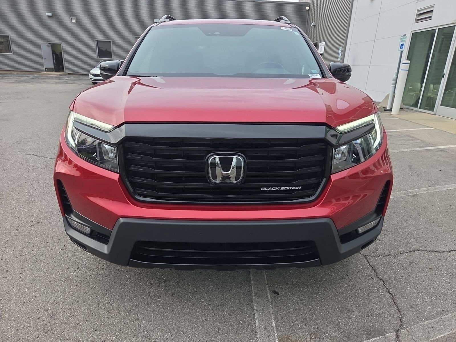 Used 2024 Honda Passport Black Edition image 3