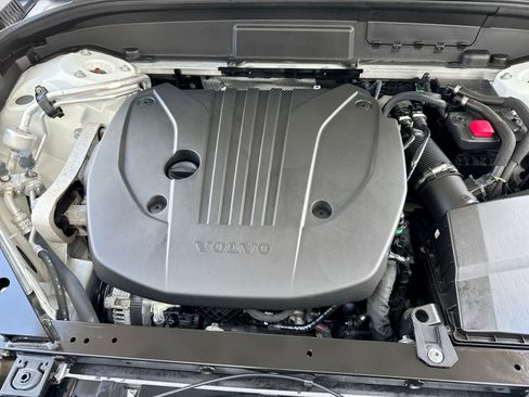 Used 2023 Volvo XC60 B5 Plus w/ Climate Package AWD/4WD image 13