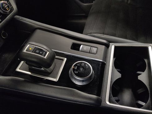 Used 2022 Mitsubishi Outlander SE image 26