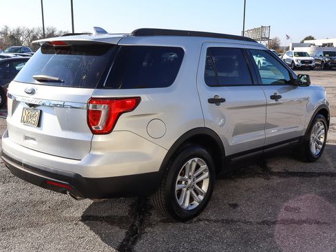 Used 2017 Ford Explorer FWD image 4
