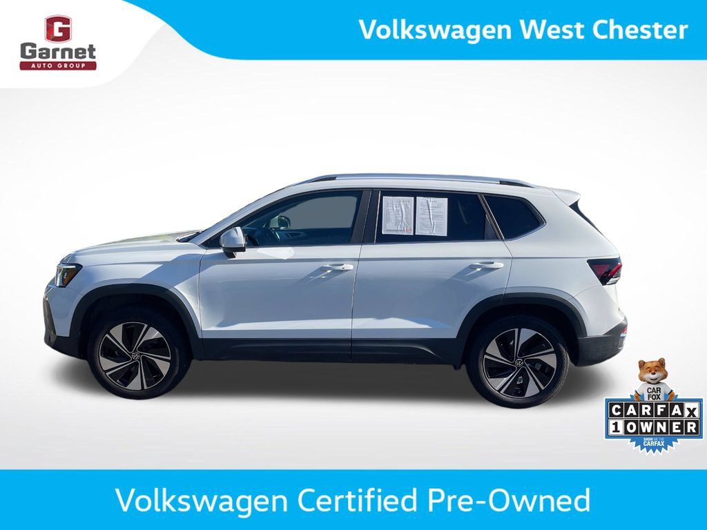 Certified 2025 Volkswagen Taos SE AWD/4WD image 2