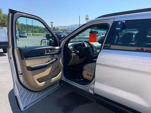 Used 2016 Ford Explorer 4WD image 7