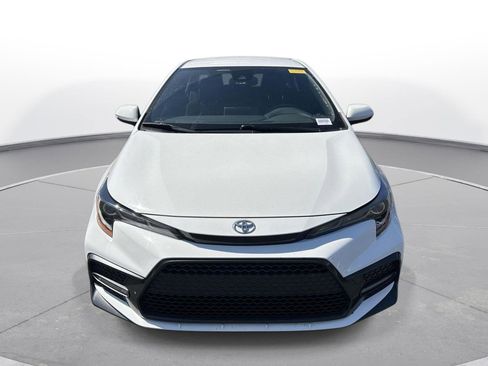 Used 2021 Toyota Corolla SE image 3