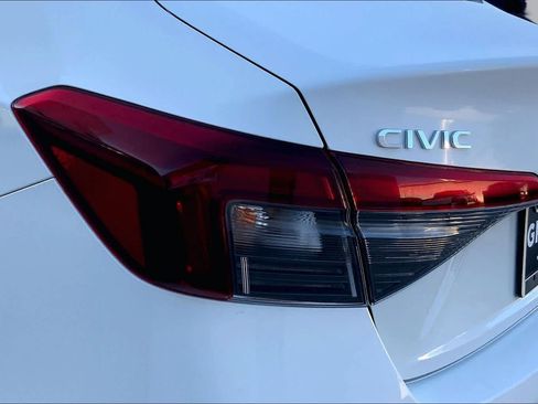 Used 2025 Honda Civic Sport image 28