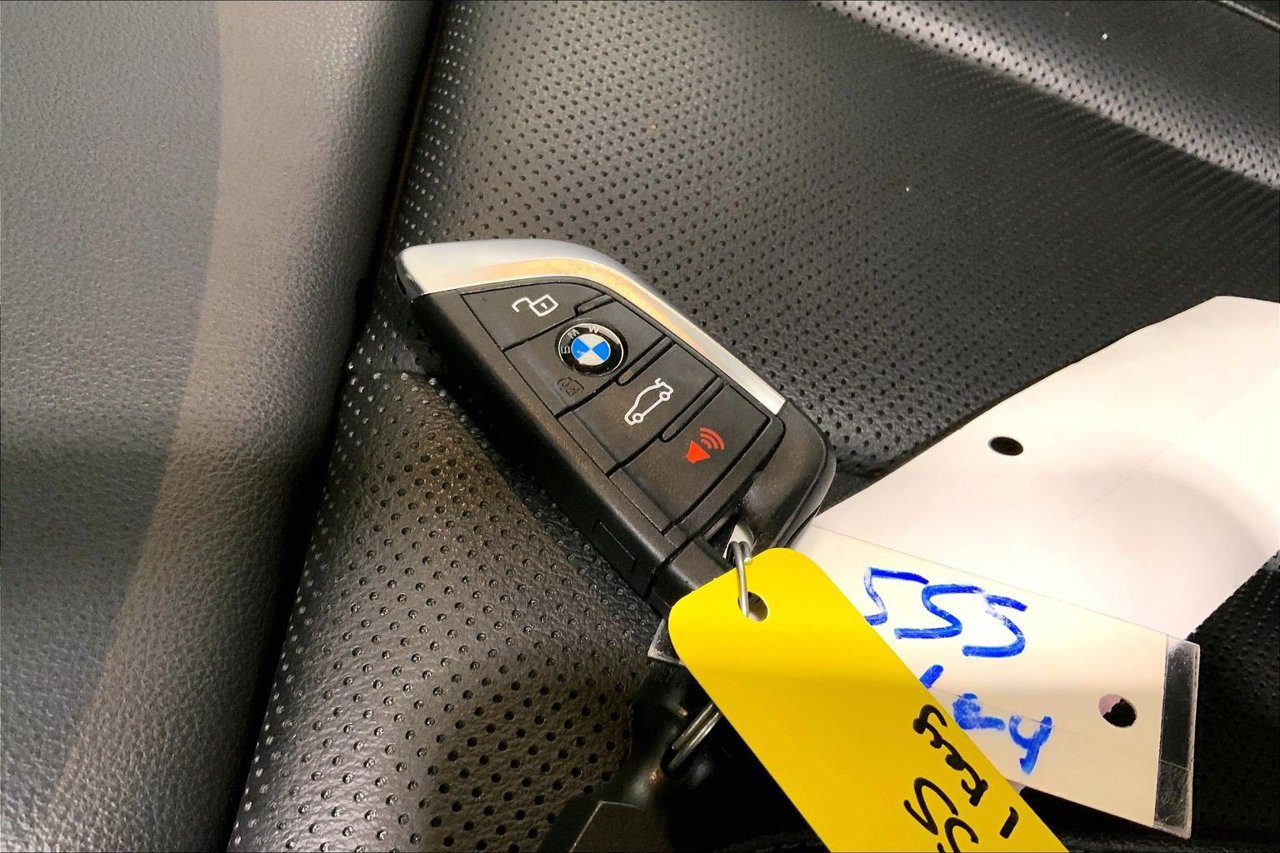 Used 2022 BMW 230i Coupe w/ M Sport Package RWD image 19
