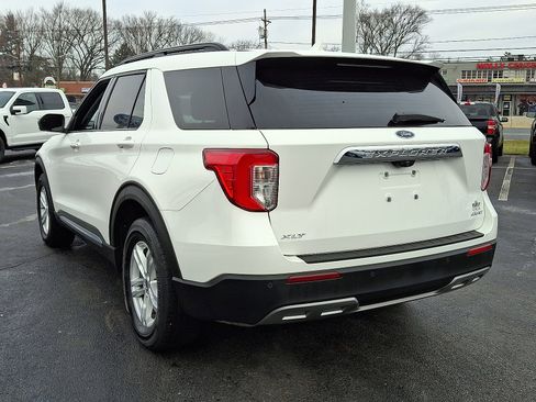 Certified 2022 Ford Explorer XLT w/ Equipment Group 202A image 4