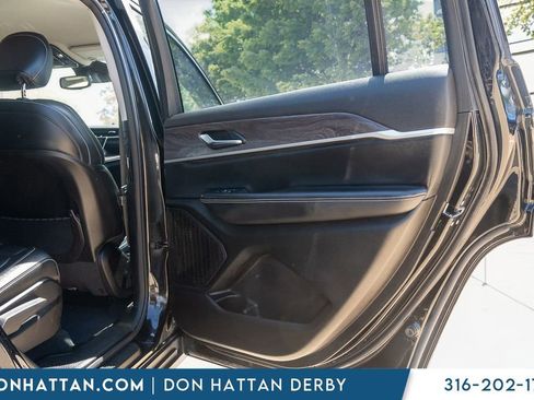 Used 2023 Jeep Grand Cherokee L Limited AWD/4WD image 24