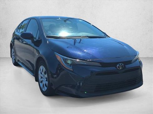 Certified 2025 Toyota Corolla LE FWD image 3