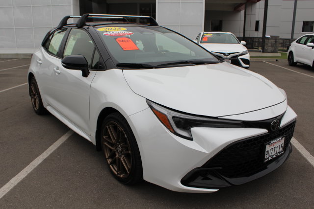 Certified 2025 Toyota Corolla Hatchback w/ SE Package FWD image 2