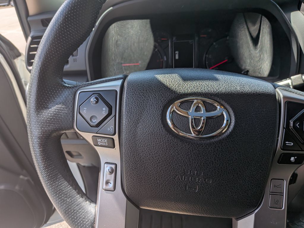 Used 2022 Toyota 4Runner SR5 Premium w/ Moonroof Package AWD/4WD image 13
