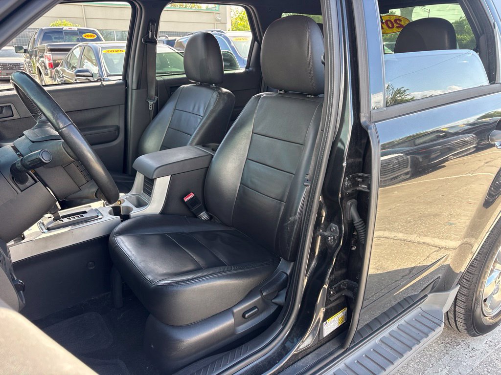 Used 2011 Ford Escape XLT w/ 203A Rapid Spec Order Code FWD image 9