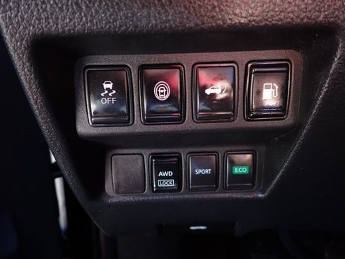 Used 2019 Nissan Rogue SV AWD/4WD image 14