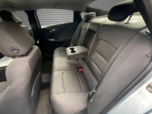 Used 2017 Chevrolet Malibu LT FWD image 21