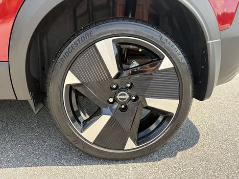 Certified 2025 Nissan Kicks SR FWD image 16
