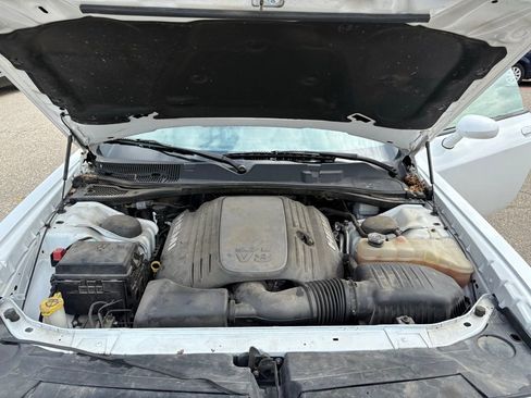 Used 2014 Dodge Challenger R/T image 23