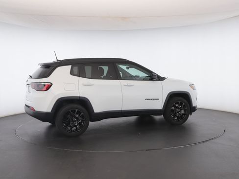 Used 2024 Jeep Compass Latitude w/ Sun and Sound Group image 30