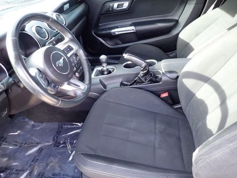 Used 2018 Ford Mustang Coupe image 8