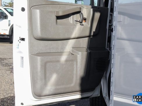 Used 2021 GMC Savana 3500 w/ Power Convenience Package RWD image 16