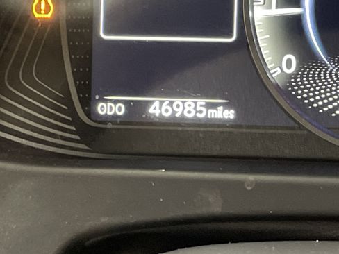 Used 2022 Lexus UX 200 image 11