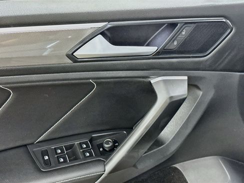 Used 2023 Volkswagen Tiguan SE R-Line FWD image 21