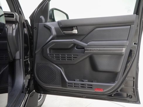 Used 2024 Toyota Tacoma TRD Sport image 40