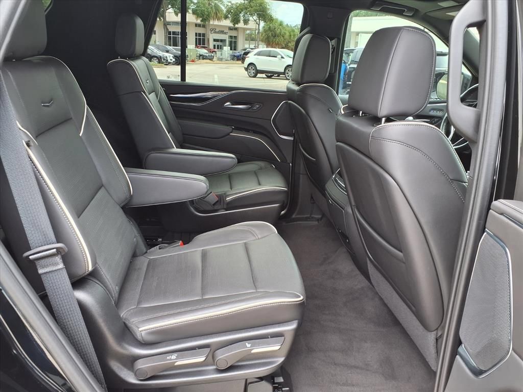 Used 2024 Cadillac Escalade Sport AWD/4WD image 13