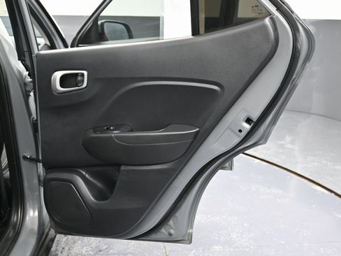 Used 2023 Hyundai Venue SEL image 36