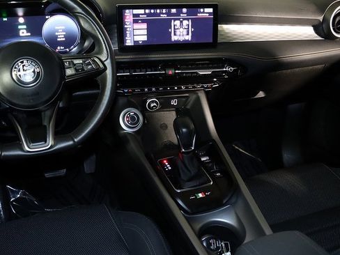 Used 2024 Alfa Romeo Tonale Ti image 15