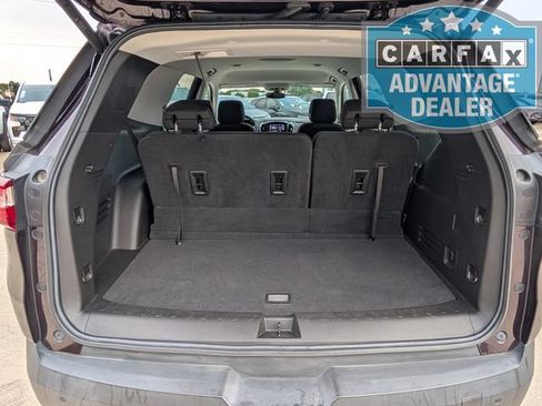 Used 2021 Chevrolet Traverse LT FWD image 25