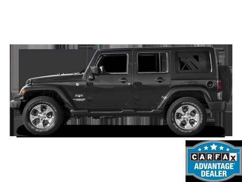 Used 2017 Jeep Wrangler Unlimited Sahara w/ Connectivity Group AWD/4WD image 3