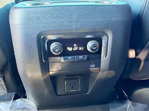 Used 2024 Chevrolet Tahoe Z71 image 20