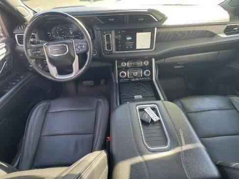 Used 2023 GMC Yukon Denali w/ Denali Reserve Package image 12