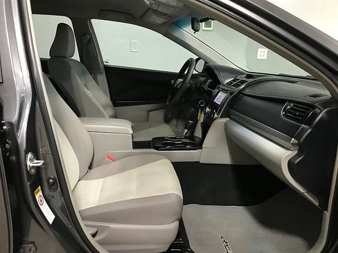 Used 2014 Toyota Camry FWD image 13