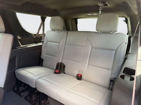 Used 2023 Chevrolet Suburban LT AWD/4WD image 27