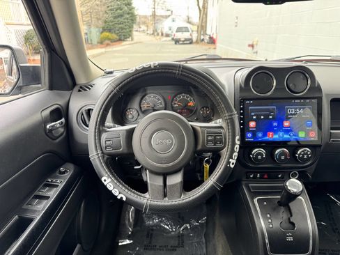 Used 2016 Jeep Patriot High Altitude image 25