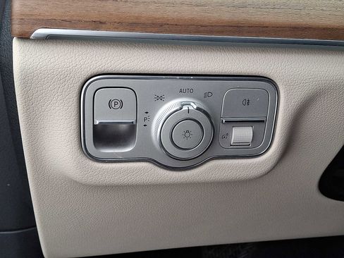 Certified 2022 Mercedes-Benz GLS 450 4MATIC image 22