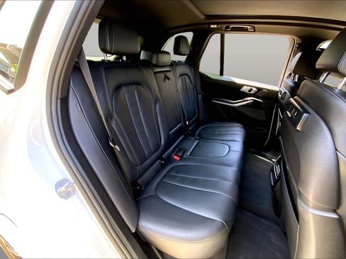 Used 2022 BMW X5 M50i AWD/4WD image 18