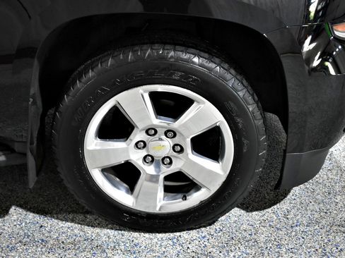 Used 2015 Chevrolet Suburban LT image 8