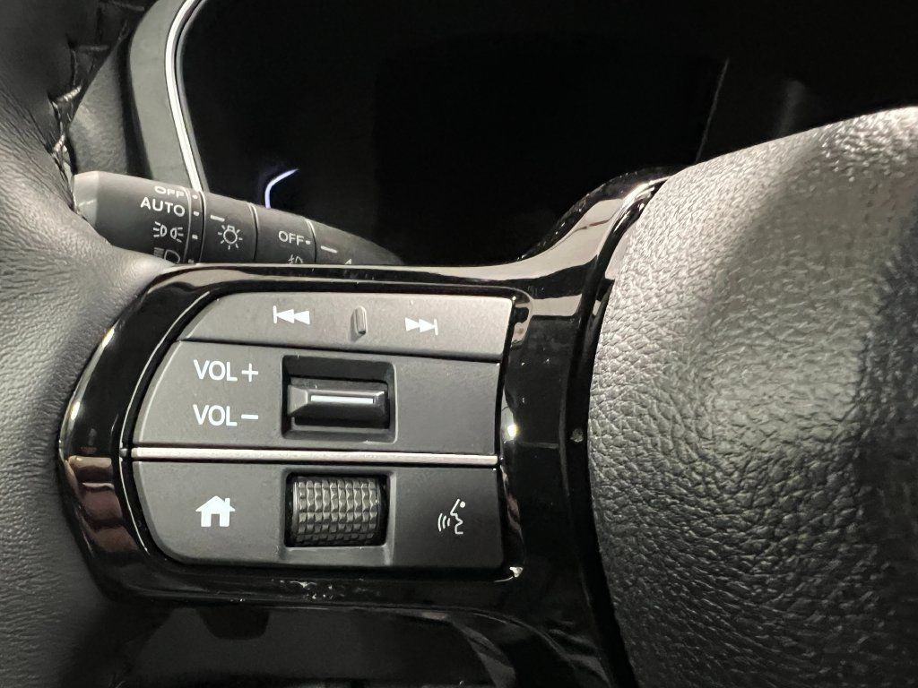 Used 2025 Honda Pilot EX-L image 19