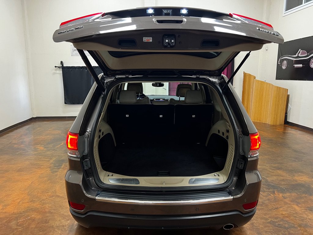Used 2019 Jeep Grand Cherokee Limited AWD/4WD image 38
