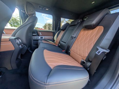 New 2027 Mercedes-Benz G 580 e image 12