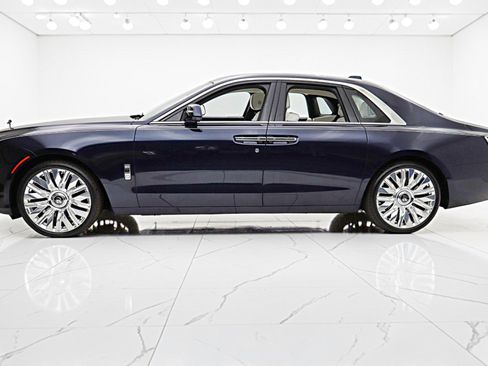 Used 2025 Rolls-Royce Ghost AWD/4WD image 3