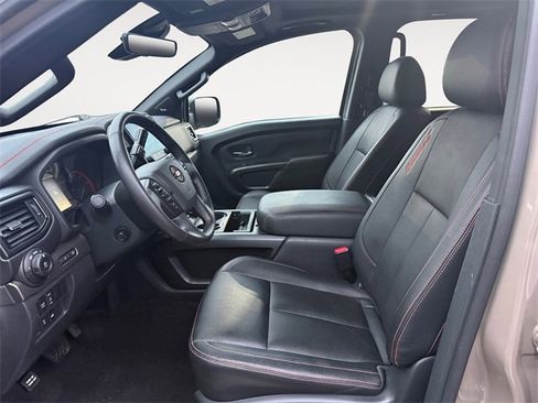 Used 2023 Nissan Titan PRO-4X w/ Pro-4x Convenience Package image 9